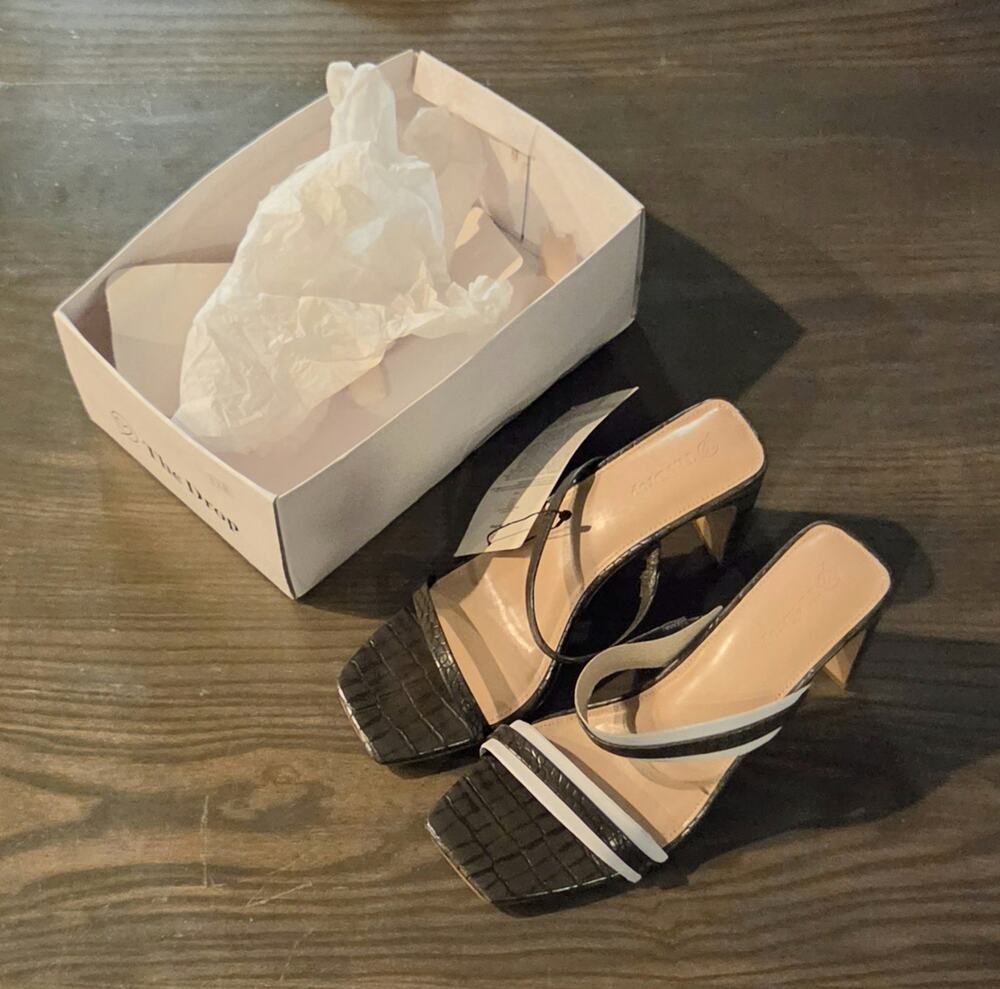 NWT. Women's Green Sandal Heels. The Drop. Size 11